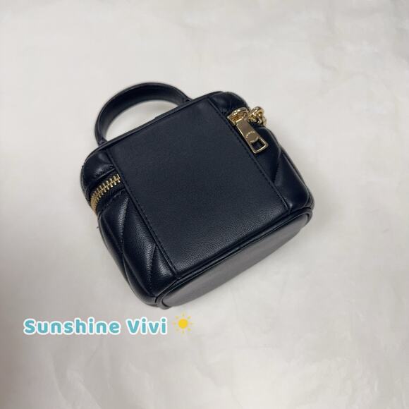 NWT Coach Ava Crossbody Bag With Quilting In Gold/Black Leather CY730 - Picture 2 of 11